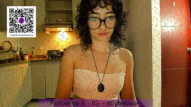 Snapshot of _Lunnaa_ chatting on January 15, 2026, 1:53 am Lunnaa online show from January 15, 2026, 1:53 am