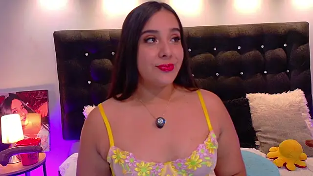 Snapshot of ValenScott1 chatting on November 6, 2025, 12:20 pm ValenScott1 online show from November 6, 2025, 12:20 pm