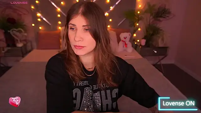 Snapshot of CassandraGood chatting on February 12, 2026, 7:41 am CassandraGood online show from February 12, 2026, 7:41 am