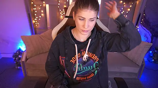 Snapshot of CassandraGood chatting on February 9, 2026, 7:50 am CassandraGood online show from February 9, 2026, 7:50 am