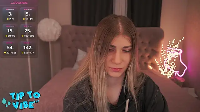 CassandraGood online show from March 4, 2025, 8:02 am