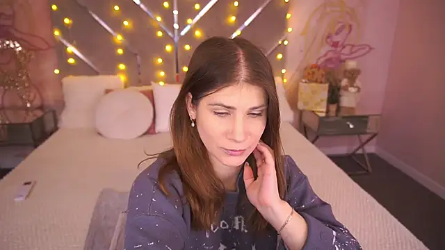 Snapshot of CassandraGood chatting on January 11, 2026, 6:53 am CassandraGood online show from January 11, 2026, 6:53 am