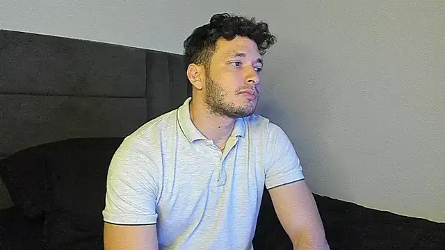 Snapshot of alejandro__2 chatting on December 2, 2025, 6:31 pm alejandro 2 online show from December 2, 2025, 6:31 pm