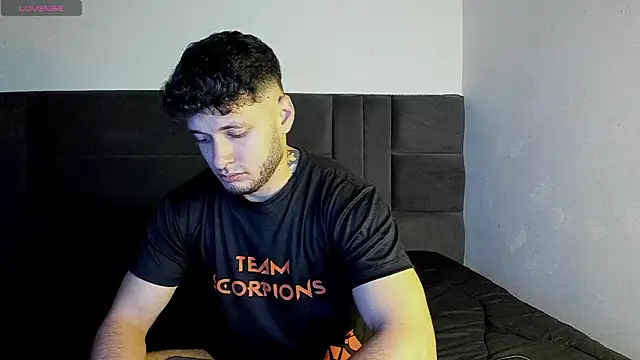 Snapshot of alejandro__2 chatting on November 7, 2025, 7:40 pm alejandro 2 online show from November 7, 2025, 7:40 pm