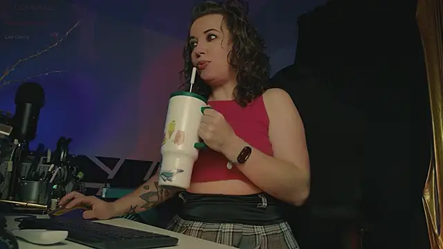 LisaDove online show from October 14, 2025, 1:50 am