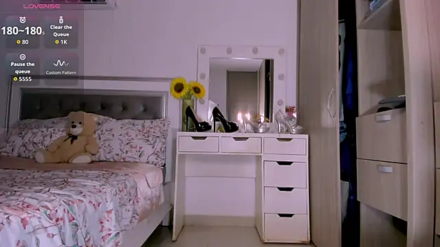 Snapshot of sharonDulce chatting on January 11, 2026, 1:56 am sharonDulce online show from January 11, 2026, 1:56 am