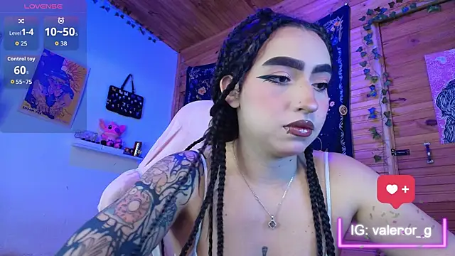 Snapshot of valenor_ chatting on November 26, 2025, 3:06 am valenor online show from November 26, 2025, 3:06 am