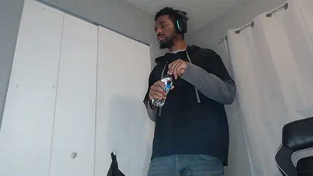 ChrisVacher online show from December 11, 2024, 1:49 pm