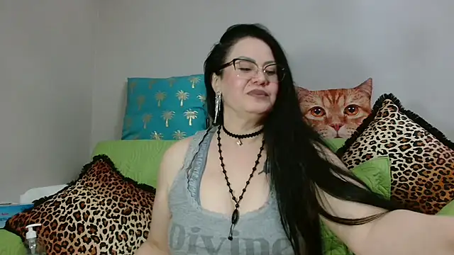 x  KHALEESI  x online show from March 11, 2026, 9:42 pm