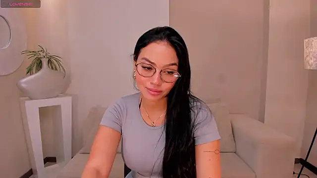 MollyJones  online show from June 3, 2026, 7:29 pm