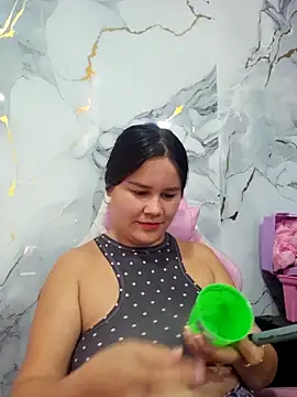 sweet lucia online show from February 8, 2026, 4:48 pm