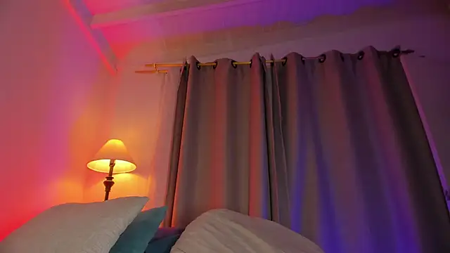 Snapshot of hot_booty_ chatting on October 28, 2025, 10:41 pm hot booty online show from October 28, 2025, 10:41 pm