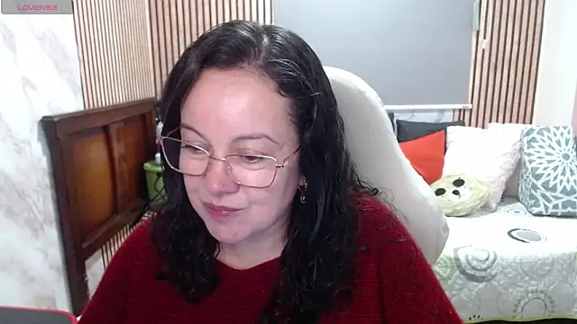 Snapshot of Sonialorens_ chatting on May 27, 2026, 4:36 pm Sonialorens online show from May 27, 2026, 4:36 pm
