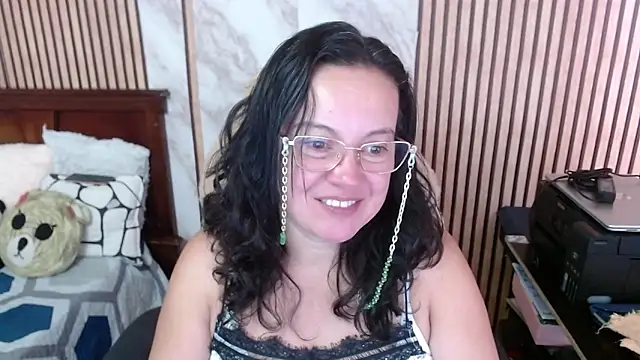 Snapshot of Sonialorens_ chatting on February 17, 2026, 8:06 pm Sonialorens online show from February 17, 2026, 8:06 pm