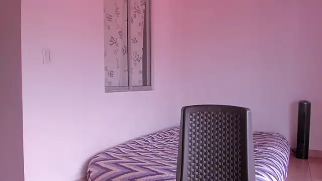 Snapshot of Emma_lean chatting on December 18, 2025, 4:00 pm Emma lean online show from December 18, 2025, 4:00 pm