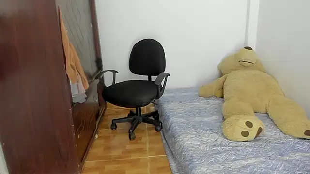 Snapshot of Emma_lean chatting on September 16, 2025, 11:00 am Emma lean online show from September 16, 2025, 11:00 am