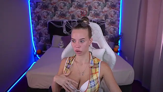 Sexy Ira online show from October 24, 2025, 6:23 am