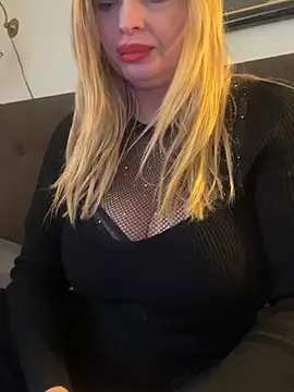 Lisavontease online show from April 18, 2026, 2:19 pm