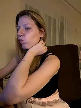 MaryHiggins online show from November 23, 2025, 4:06 pm