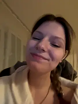 MaryHiggins online show from December 13, 2025, 8:04 pm