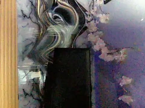 EmpressYna online show from April 16, 2026, 1:23 pm