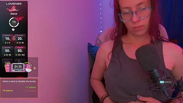 Snapshot of thecherry_Paulette chatting on July 18, 2026, 1:36 am thecherry Paulette online show from July 18, 2026, 1:36 am