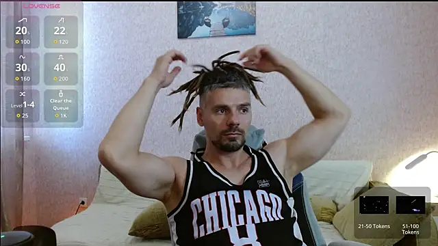 Aestheticguy101 online show from July 9, 2026, 8:48 am