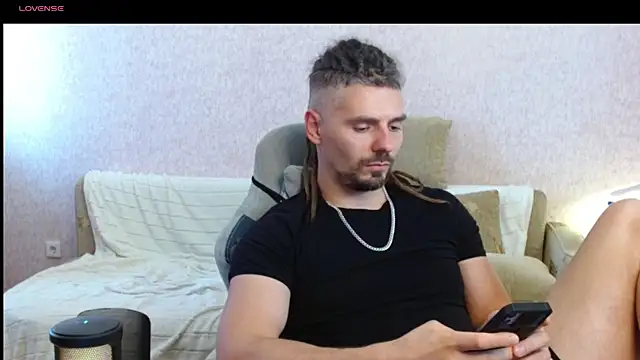 Aestheticguy101 online show from August 7, 2026, 11:38 am