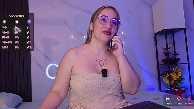 hotpawgmilf online show from June 14, 2026, 12:29 am