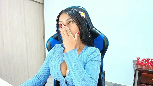 sophiax-x online show from October 10, 2025, 7:47 pm