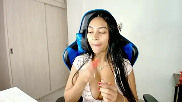 sophiax-x online show from January 9, 2026, 2:13 pm