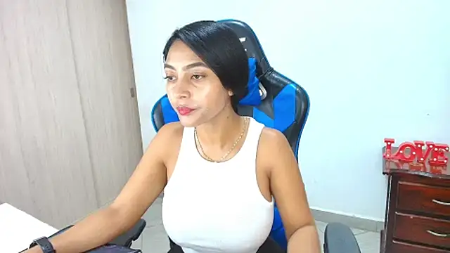 sophiax-x online show from September 28, 2025, 4:14 pm