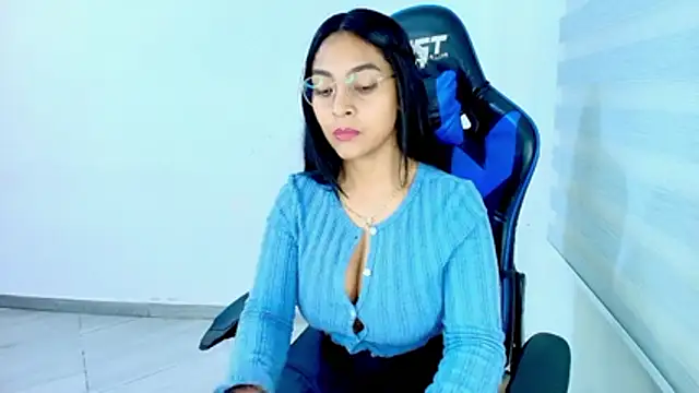 Snapshot of sophiax-x chatting on April 16, 2026, 11:51 pm sophiax-x online show from April 16, 2026, 11:51 pm
