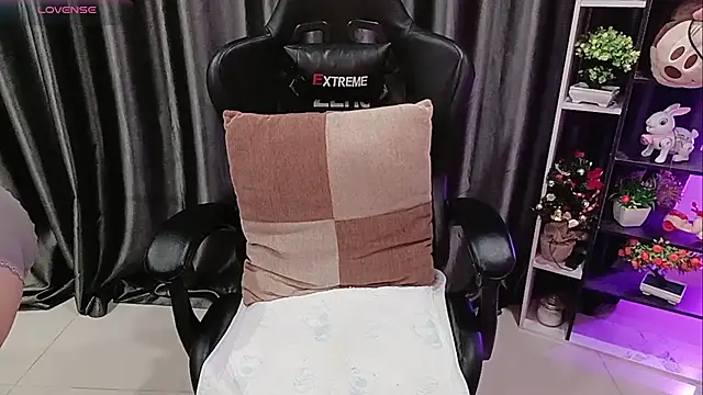 Snapshot of Yuki-yio chatting on March 25, 2026, 1:17 am Yuki-yio online show from March 25, 2026, 1:17 am