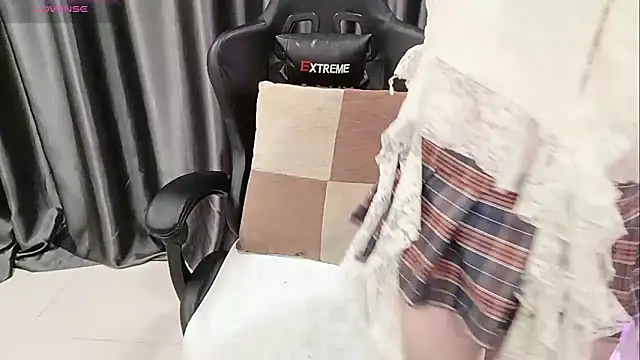 Snapshot of Yuki-yio chatting on April 16, 2026, 1:17 am Yuki-yio online show from April 16, 2026, 1:17 am