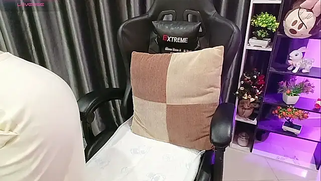 Snapshot of Yuki-yio chatting on March 21, 2026, 1:29 am Yuki-yio online show from March 21, 2026, 1:29 am