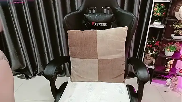 Snapshot of Yuki-yio chatting on March 5, 2026, 1:24 am Yuki-yio online show from March 5, 2026, 1:24 am