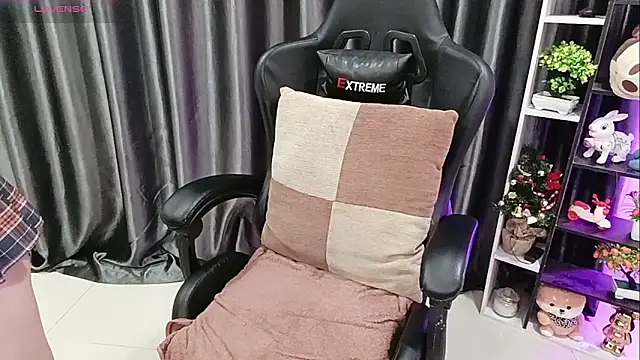 Snapshot of Yuki-yio chatting on April 14, 2026, 1:10 am Yuki-yio online show from April 14, 2026, 1:10 am