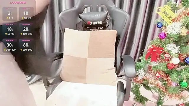 Snapshot of Yuki-yio chatting on December 14, 2025, 12:50 am Yuki-yio online show from December 14, 2025, 12:50 am