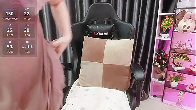 Snapshot of Yuki-yio chatting on October 26, 2025, 12:55 am Yuki-yio online show from October 26, 2025, 12:55 am