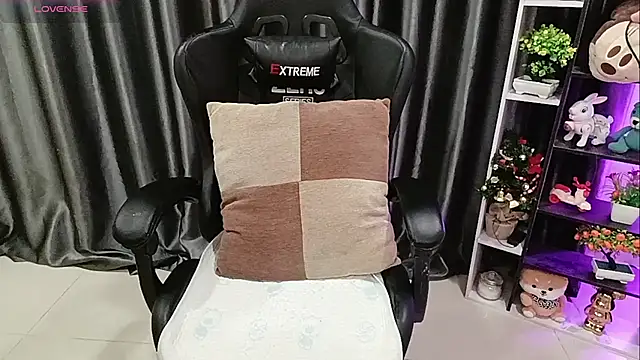 Snapshot of Yuki-yio chatting on April 15, 2026, 1:22 am Yuki-yio online show from April 15, 2026, 1:22 am