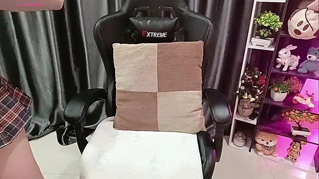 Snapshot of Yuki-yio chatting on March 28, 2026, 1:17 am Yuki-yio online show from March 28, 2026, 1:17 am