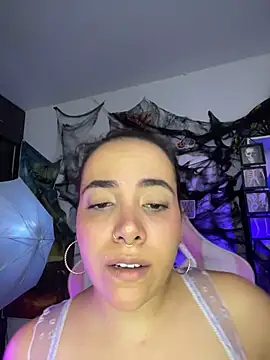 Snapshot of Emma_Wish chatting on October 29, 2025, 8:41 pm Emma Wish online show from October 29, 2025, 8:41 pm