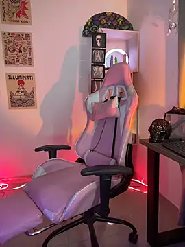 Snapshot of Emma_Wish chatting on November 23, 2025, 7:13 pm Emma Wish online show from November 23, 2025, 7:13 pm