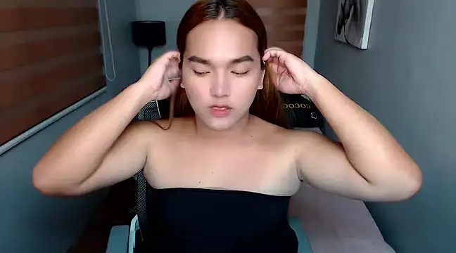 MoaningKylie online show from December 31, 2024, 1:19 pm