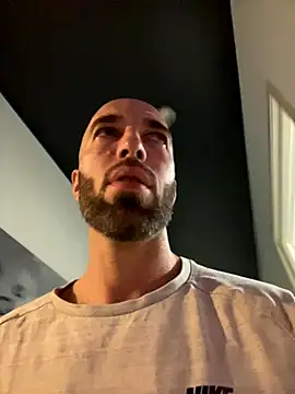 Snapshot of x_maletero_x chatting on October 28, 2025, 9:58 pm x maletero x online show from October 28, 2025, 9:58 pm