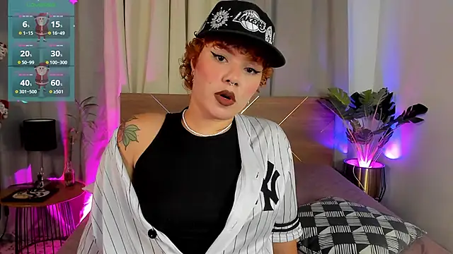 Snapshot of Amy_art chatting on November 22, 2025, 8:40 pm Amy art online show from November 22, 2025, 8:40 pm