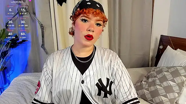 Snapshot of Amy_art chatting on October 25, 2025, 9:04 pm Amy art online show from October 25, 2025, 9:04 pm