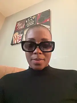 Snapshot of HoneyDripHer chatting on October 6, 2025, 2:18 pm HoneyDripHer online show from October 6, 2025, 2:18 pm