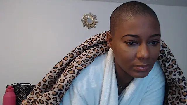 Snapshot of HoneyDripHer chatting on December 6, 2024, 10:43 am HoneyDripHer online show from December 6, 2024, 10:43 am